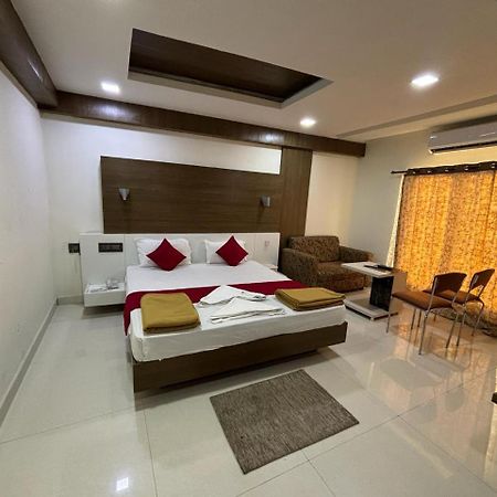 Grand Meridian Vinnamangalam Exterior foto